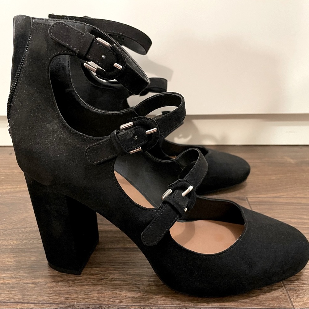 Black strap heels aldo